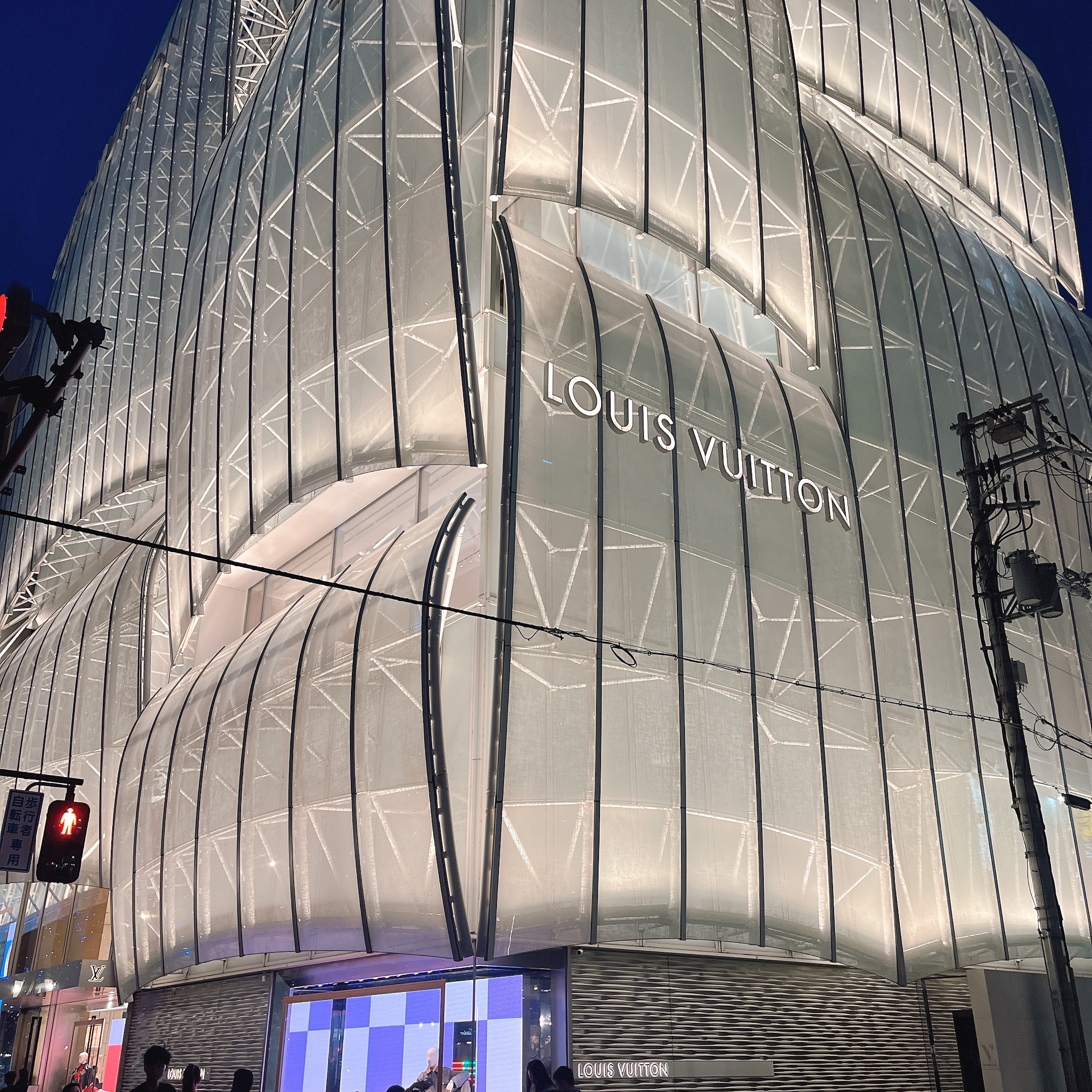 【建物探訪#3】ルイ・ヴィトン メゾン 大阪御堂筋 画像